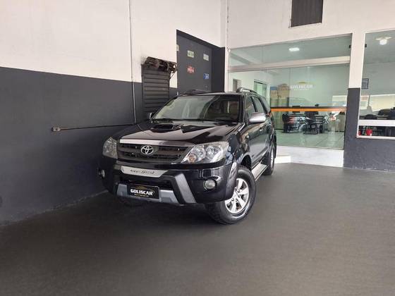 TOYOTA HILUX SW4 3.0 SRV 4X4 16V TURBO INTERCOOLER DIESEL 4P AUTOMÁTICO TOYOTA HILUX SW4 3.0 SRV 4X4 16V TURBO INTERCOOLER DIESEL 4P AUTOMÁTICO
